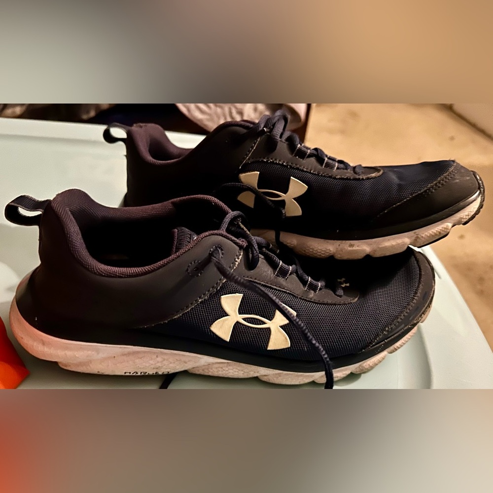 Men’s Under Armor sneakers